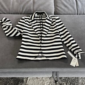 Amanda & Chelsea Monochrome Striped fitted Jacket